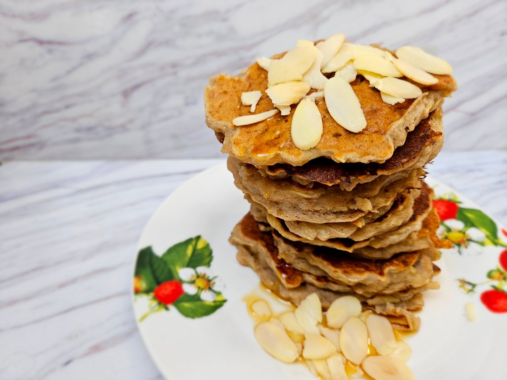 Fluffy Vegan Apple and Vanilla Pancakes (Gluten Free)